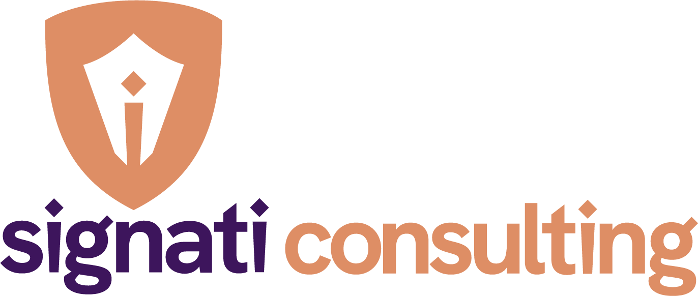 signati consulting Logo mit einem Icon das als Schild geformt ist und eine Füllfeder andeutet und den Worten signati consulting